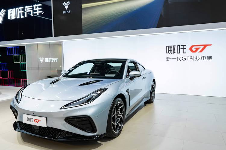 东莞石排镇智扬思企业管理咨询哪吒汽车在智能汽车领域的表现，领途汽车在新能源汽车市场中的影响力